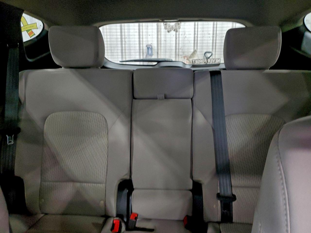 Hyundai SANTA FE Image 2