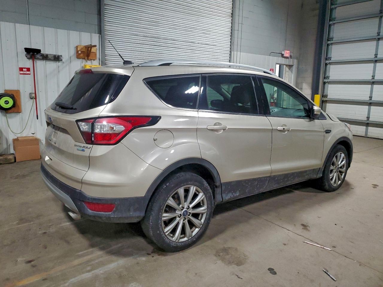 Ford Escape Titanium Image 3