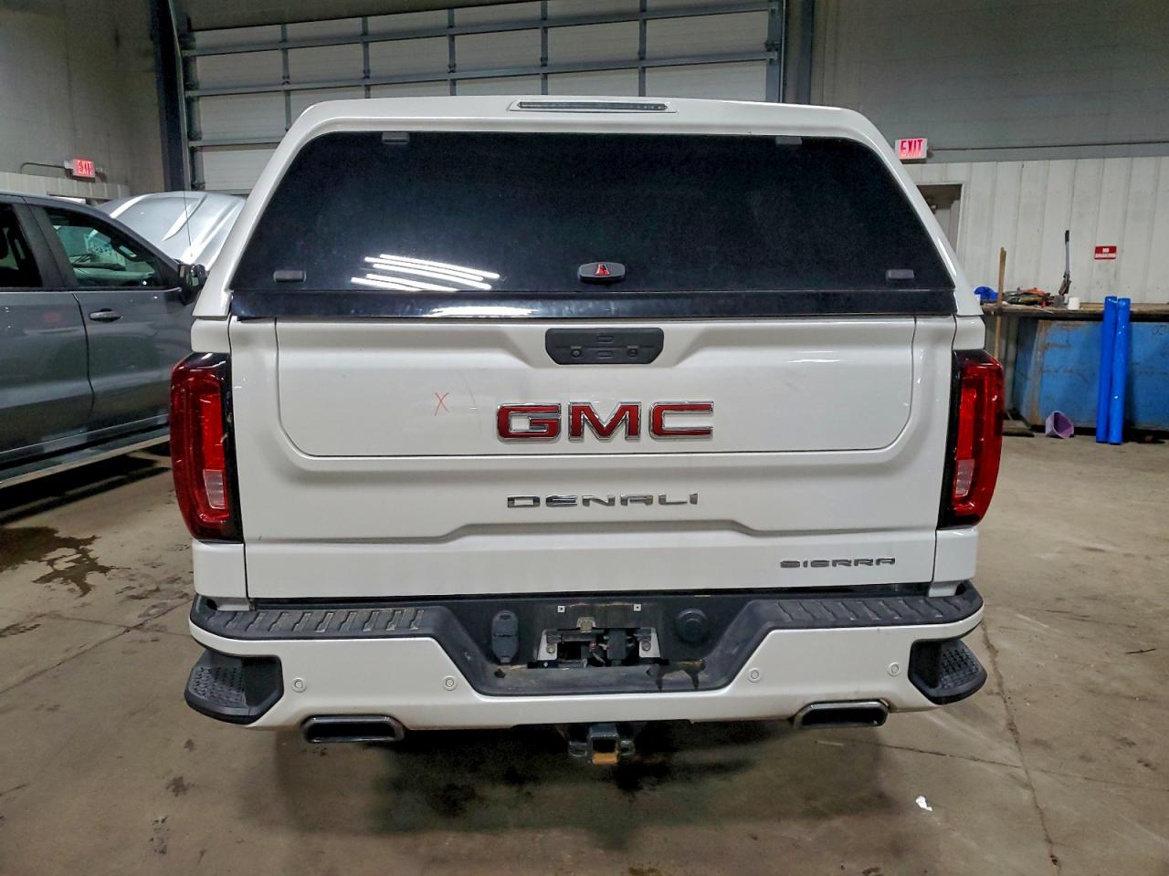 GMC Sierra K1500 Denali Image 3