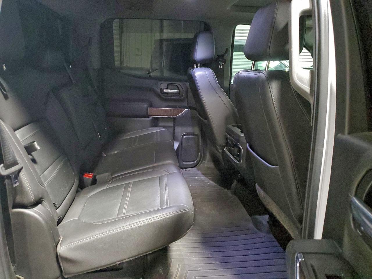 GMC Sierra K1500 Denali Image 10