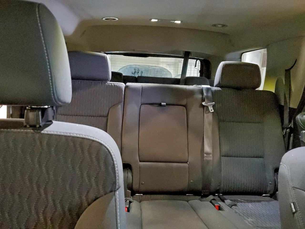 Chevrolet Tahoe K1500 Ls Image 4