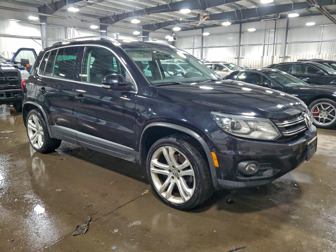 Volkswagen Tiguan S Image 9