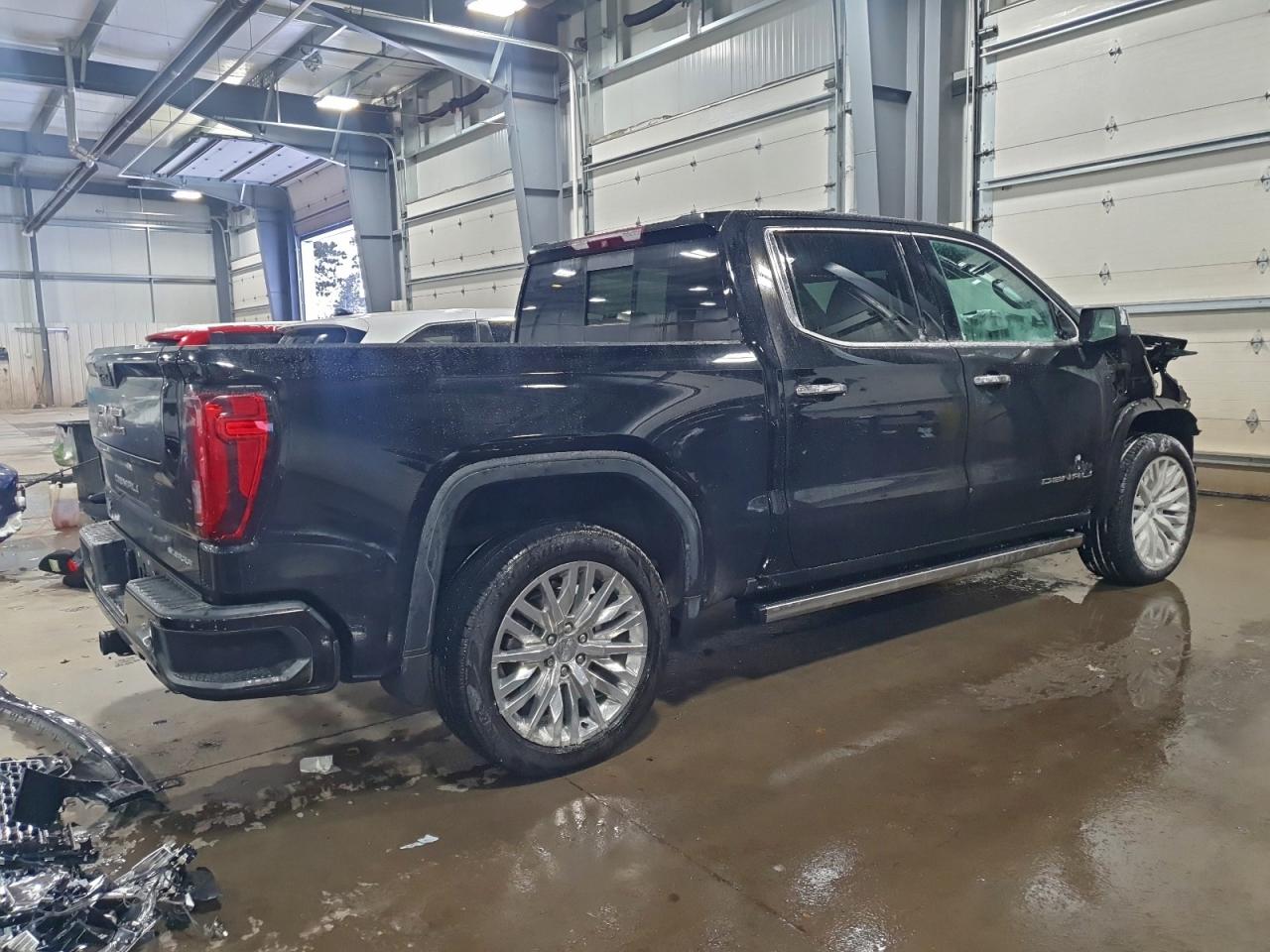 GMC Sierra K1500 Denali Image 2