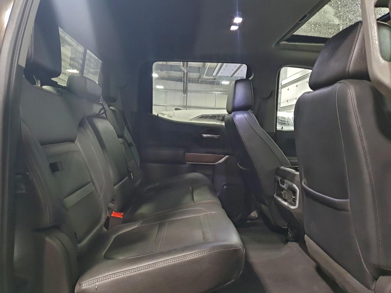 GMC Sierra K1500 Denali Image 9