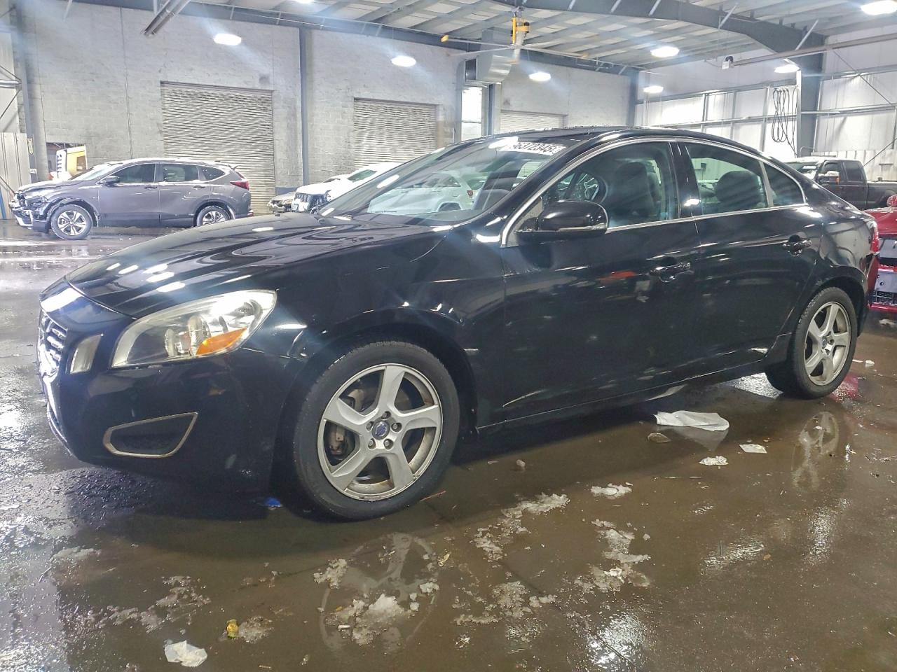 Volvo S60 T5 Image 1