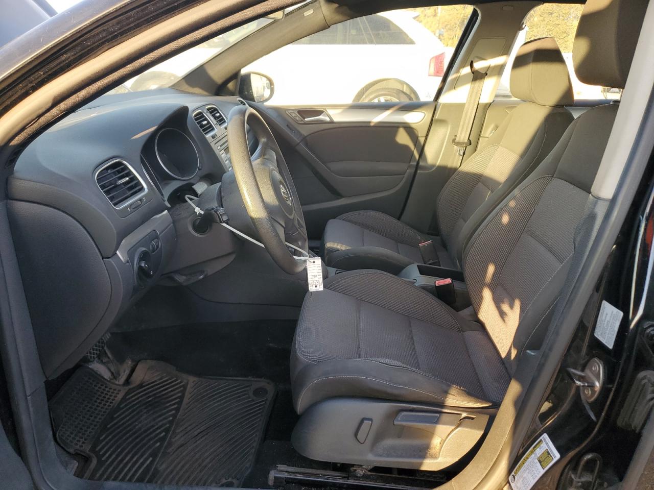 Volkswagen Golf Image 5