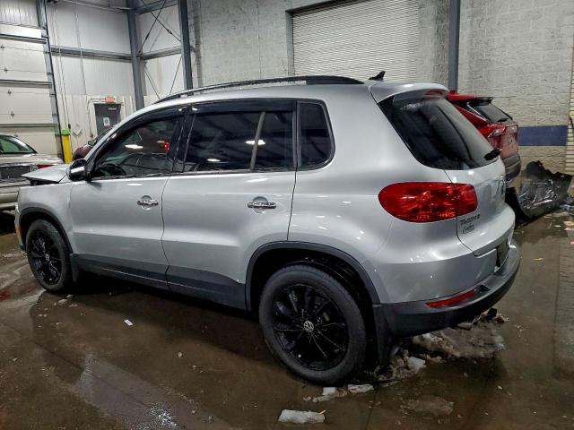 Volkswagen Tiguan S Image 4