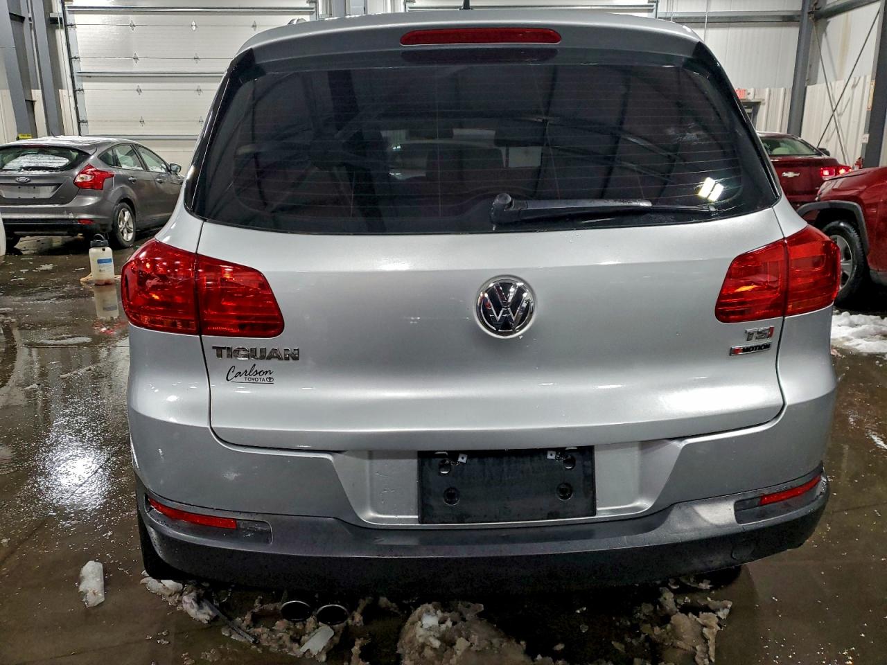 Volkswagen Tiguan S Image 8