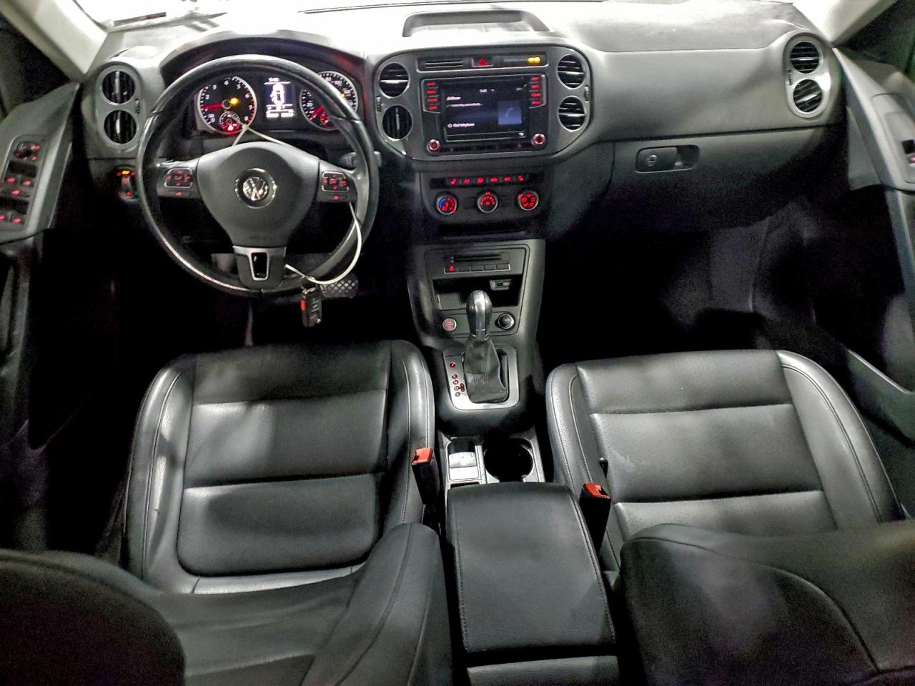 Volkswagen Tiguan S Image 3