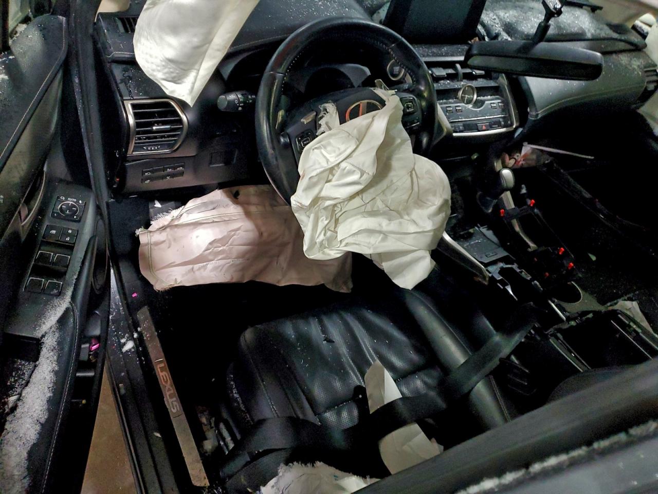 Lexus NX 300 Image 5