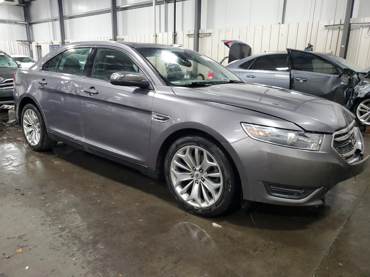 Ford Taurus Limited Image 8