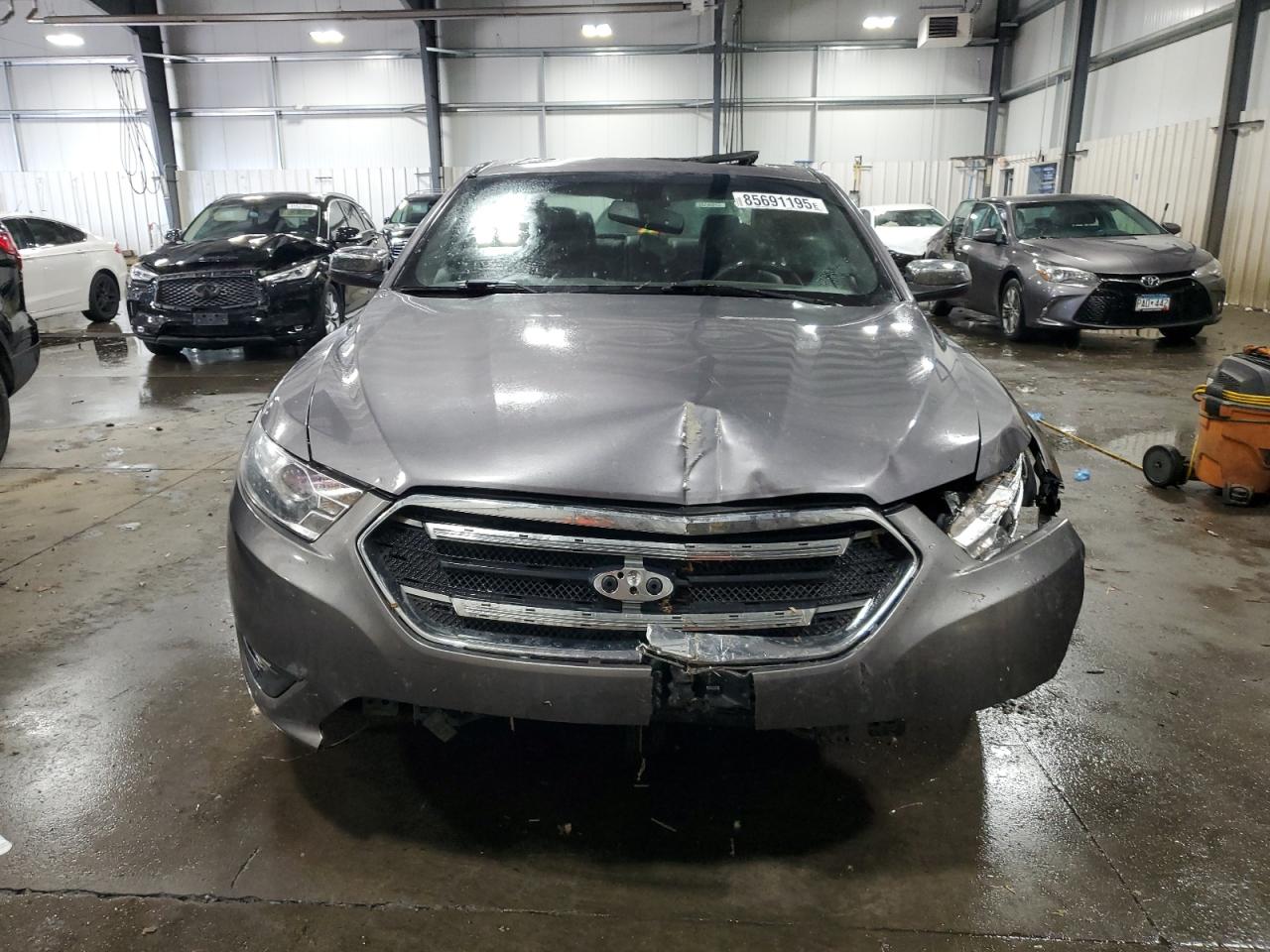 Ford Taurus Limited Image 3