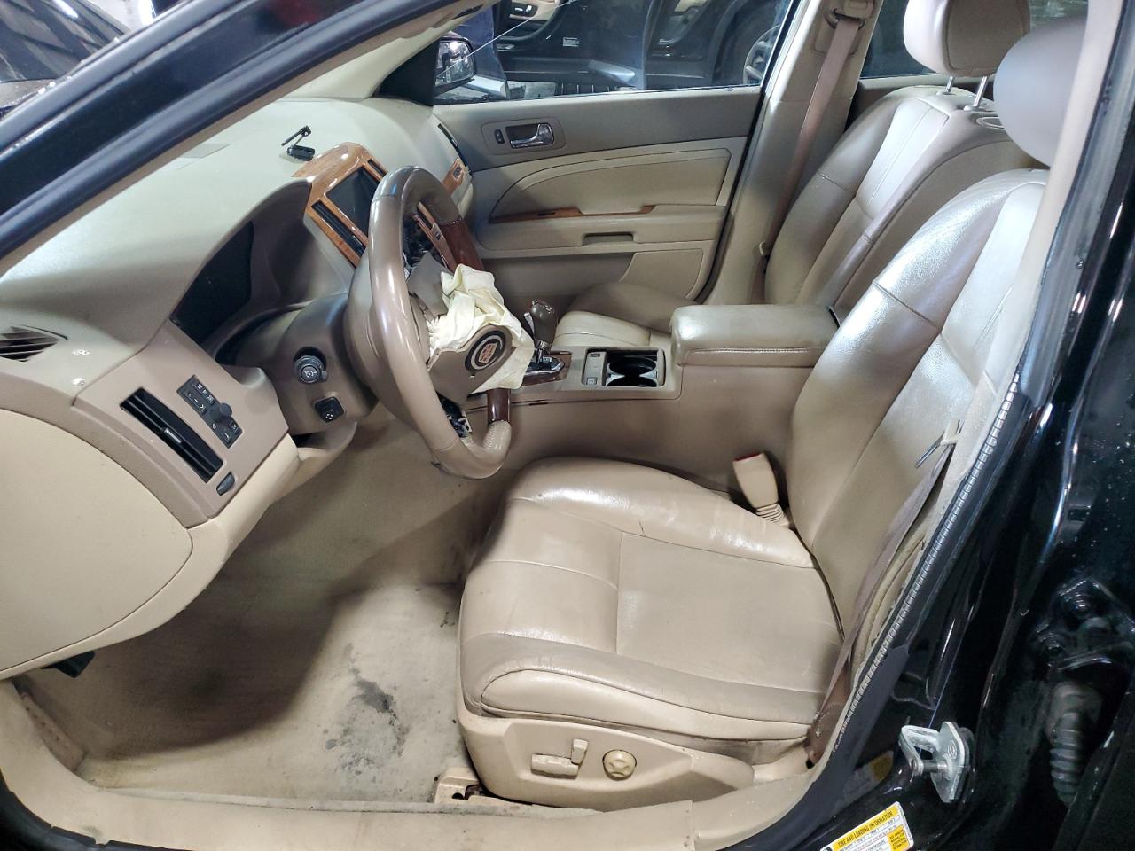 Cadillac STS Image 4