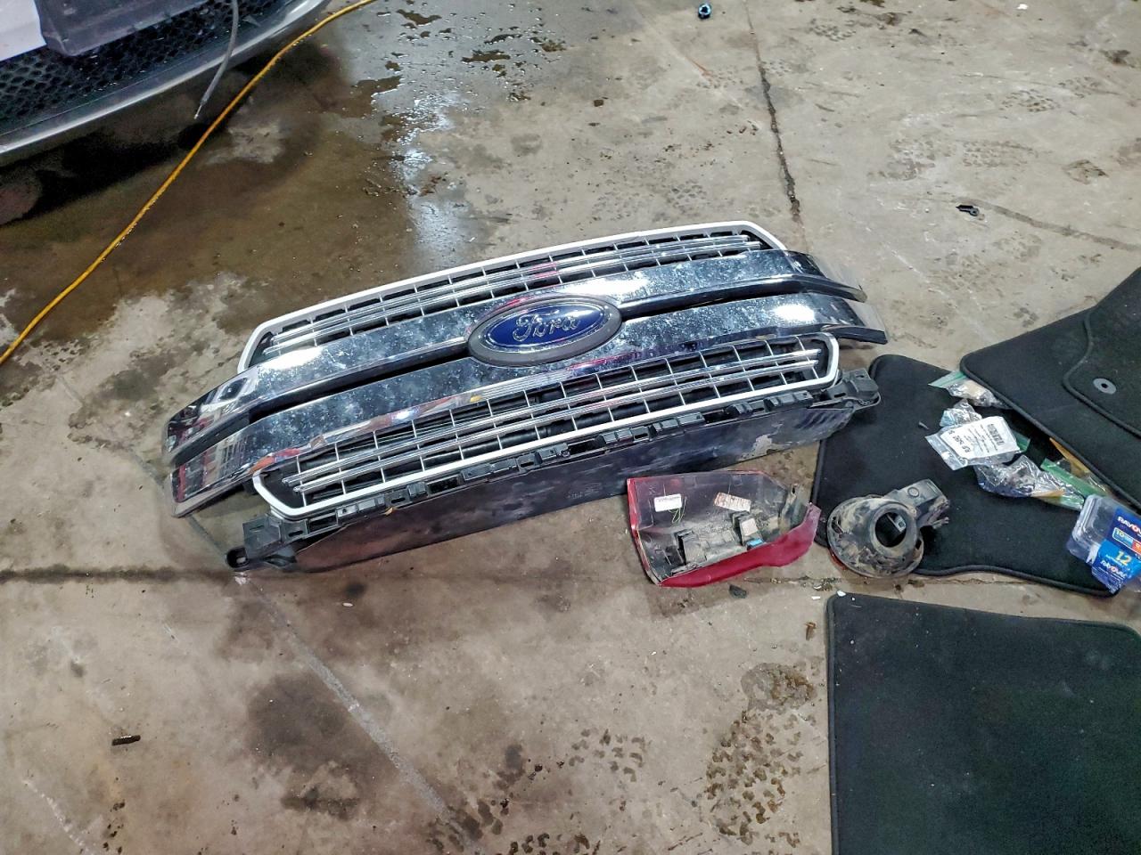 Ford F-150 Supercrew Image 10