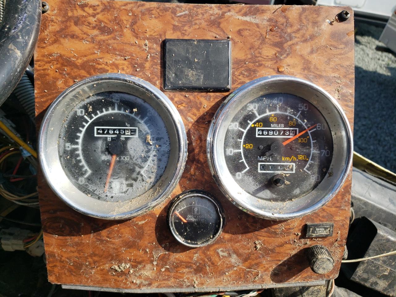 Kenworth Construct T800 Image 10