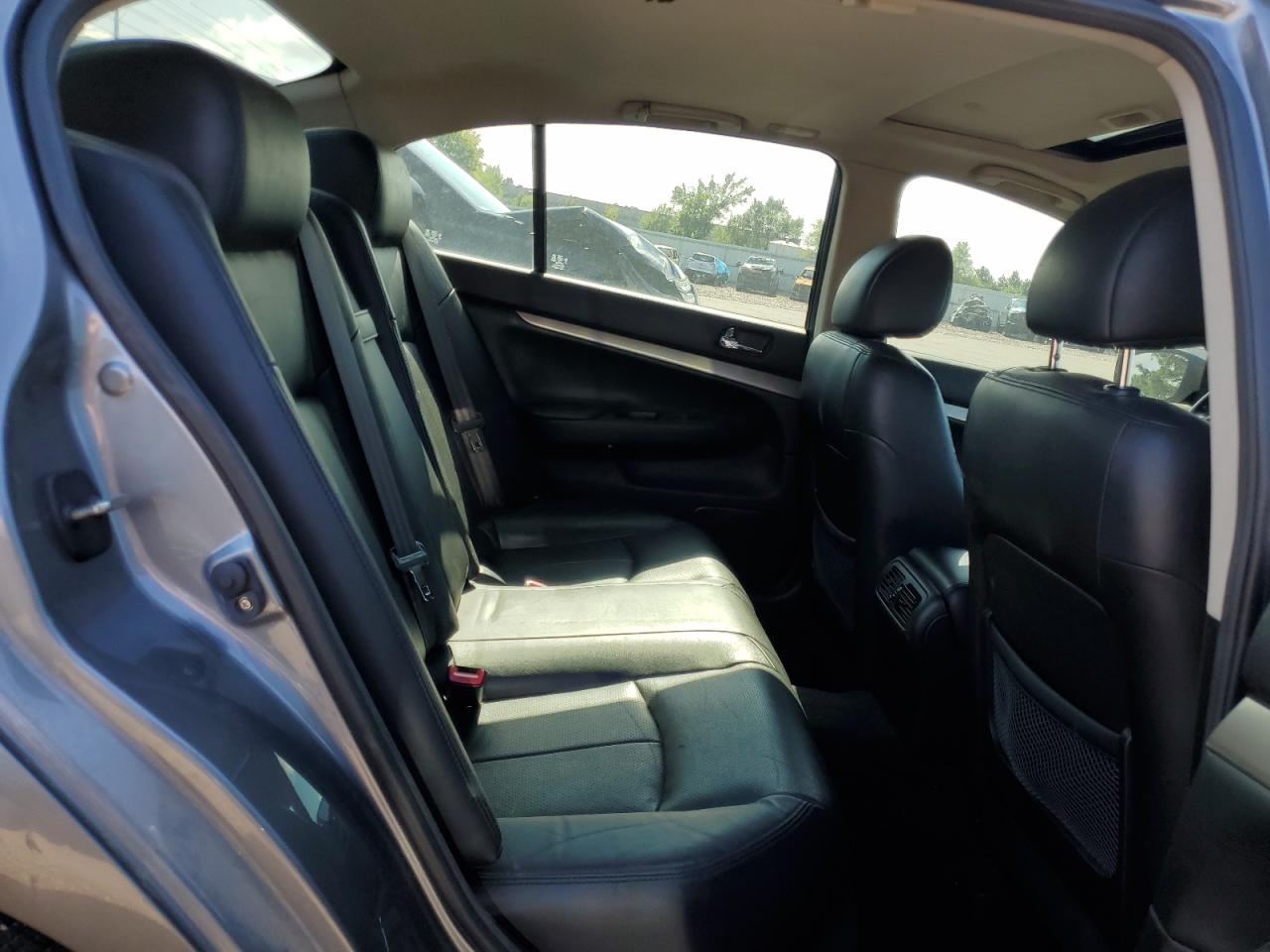 INFINITI G37 Image 8
