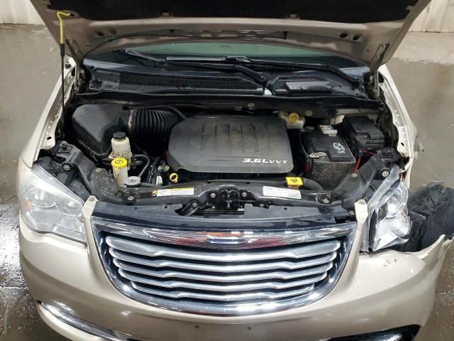 Chrysler Minivan Touring L Image 12