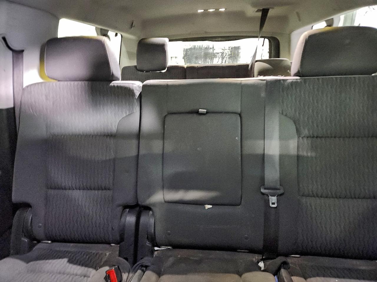 Chevrolet Suburban K1500 Ls Image 10