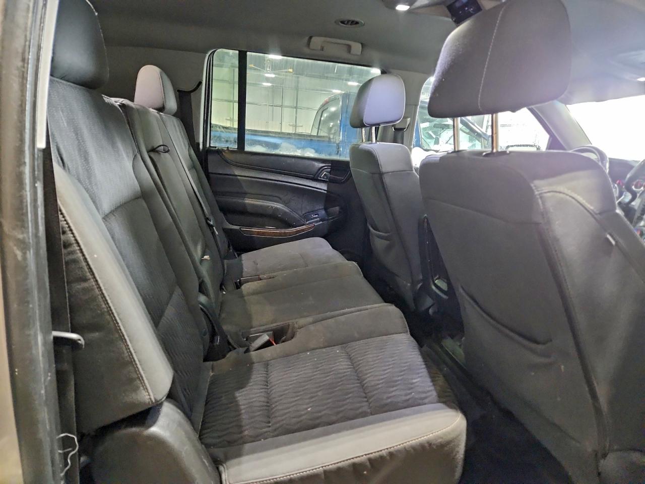 Chevrolet Suburban K1500 Ls Image 9