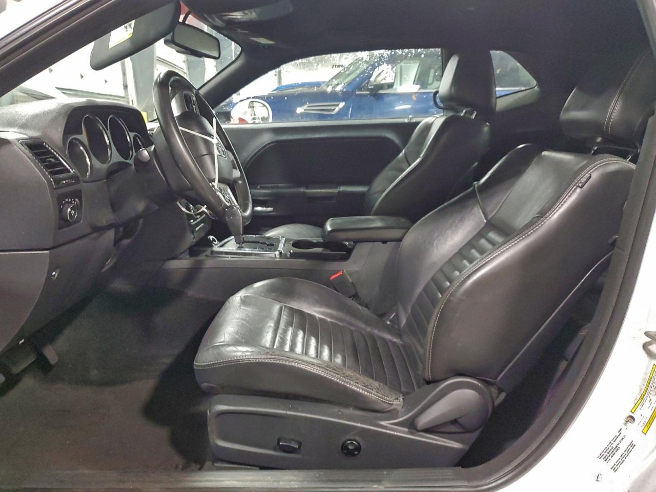 Dodge Challenger Sxt Image 8