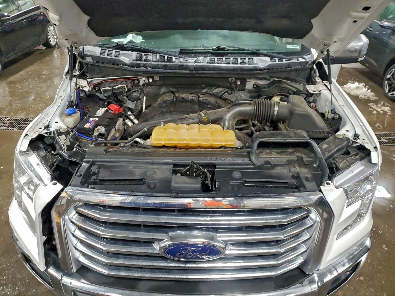 Ford F-150 Supercrew Image 11