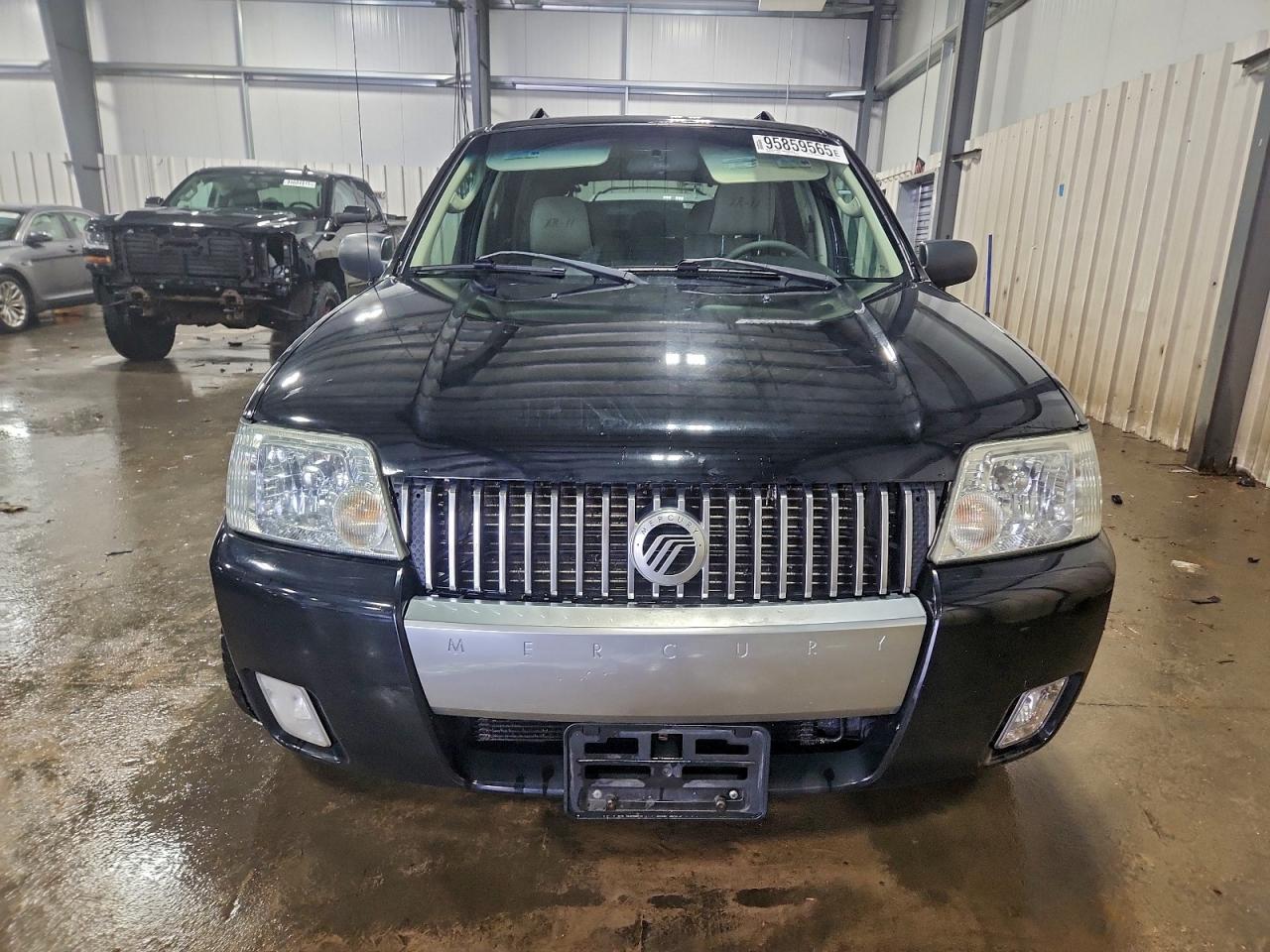 Mercury Mariner Image 10