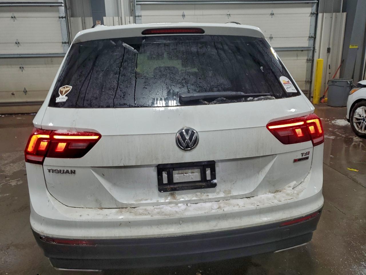 Volkswagen Tiguan S Image 9
