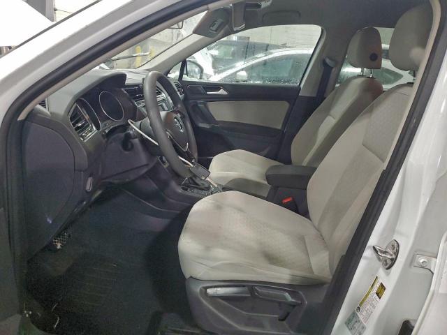 Volkswagen Tiguan S Image 4