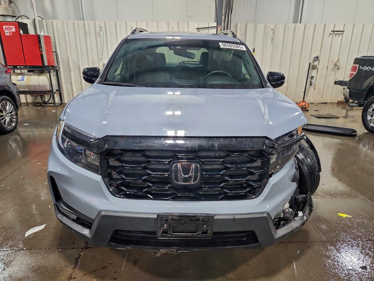 Honda Passport Elite Image 4