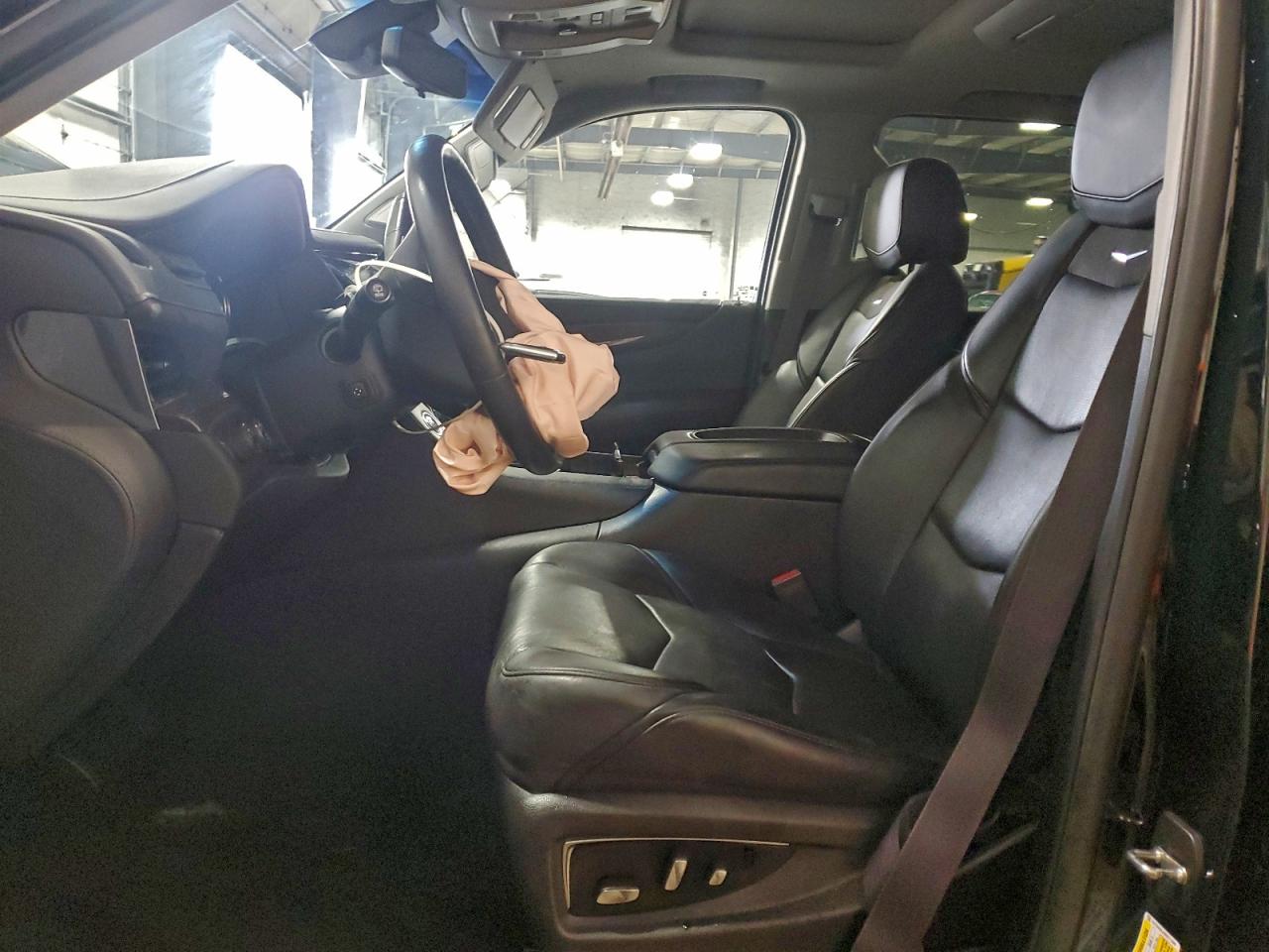 Cadillac Escalade Premium Luxury Image 5