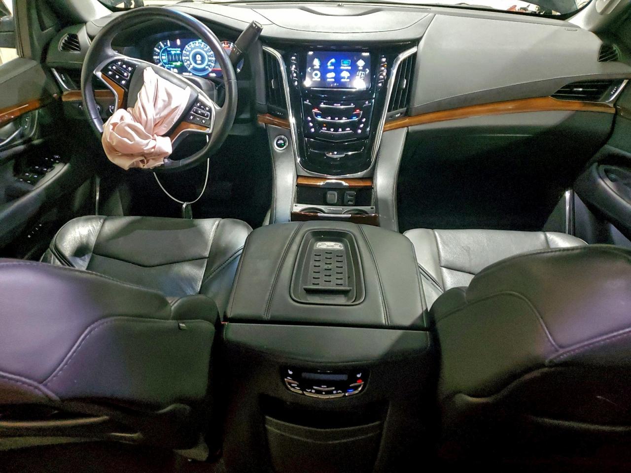 Cadillac Escalade Premium Luxury Image 8