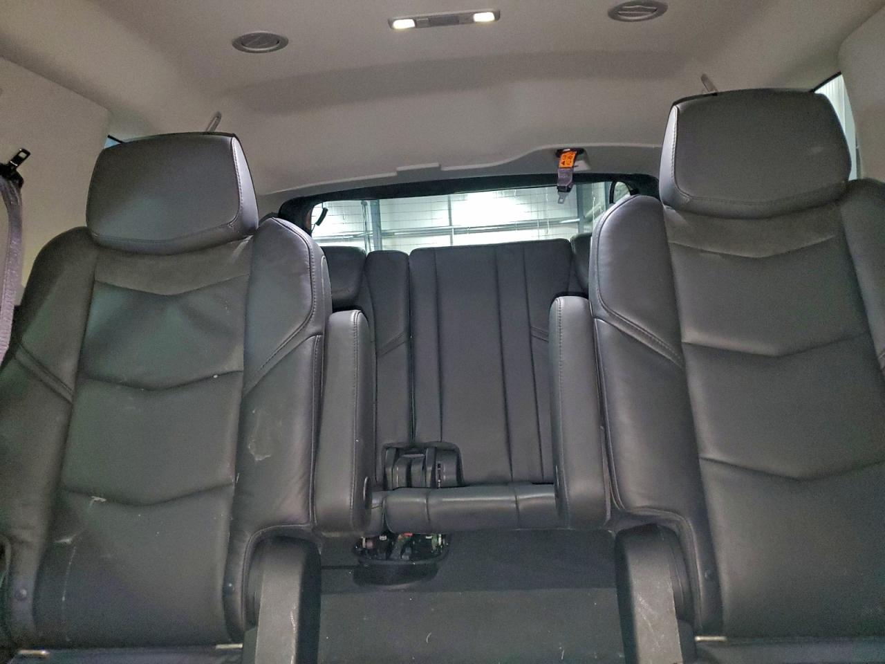 Cadillac Escalade Premium Luxury Image 10