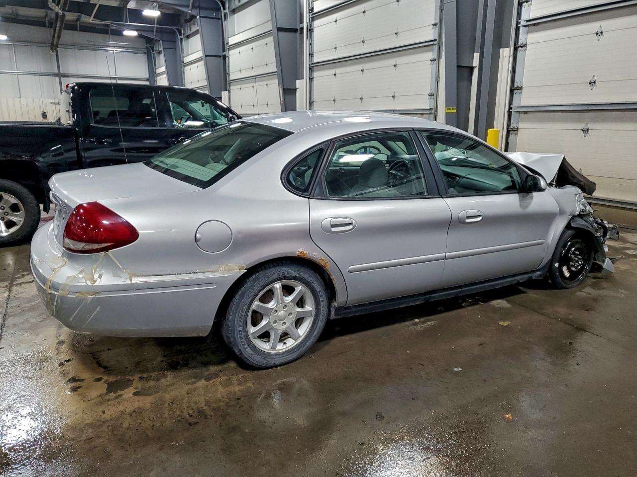 Ford Taurus Sel Image 6