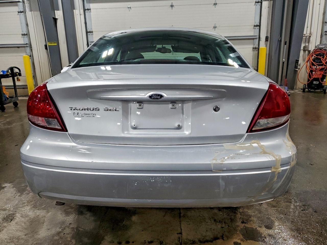 Ford Taurus Sel Image 11