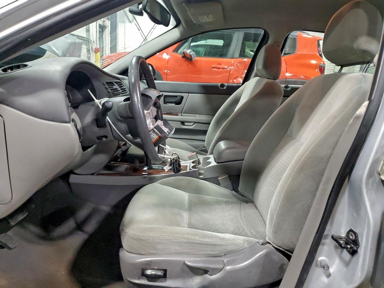 Ford Taurus Sel Image 10