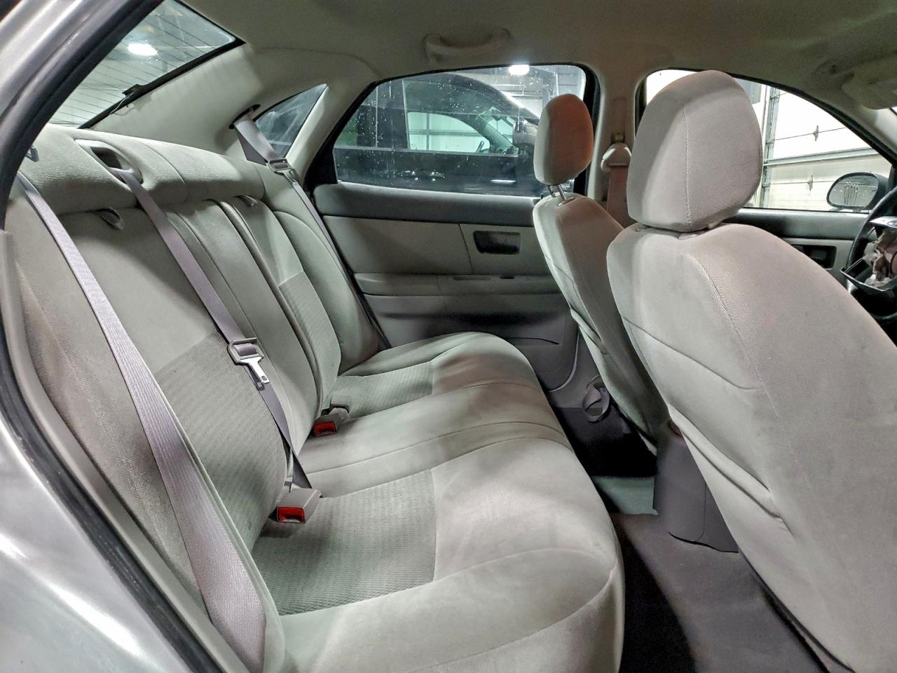 Ford Taurus Sel Image 9