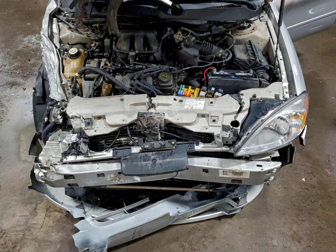 Ford Taurus Sel Image 4