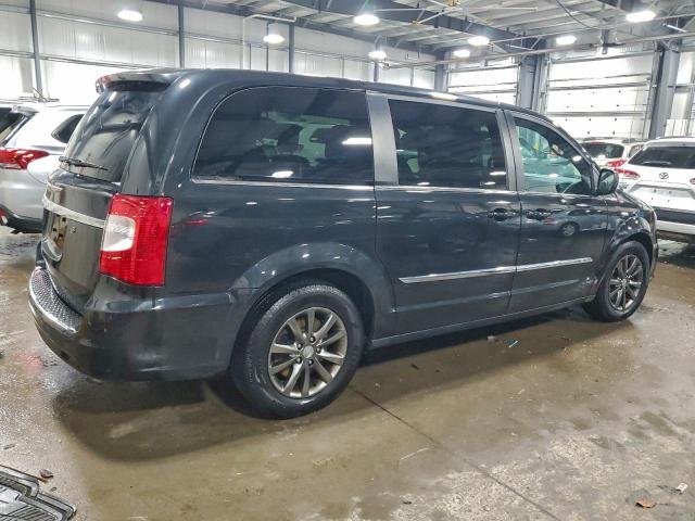 Chrysler Minivan S Image 2