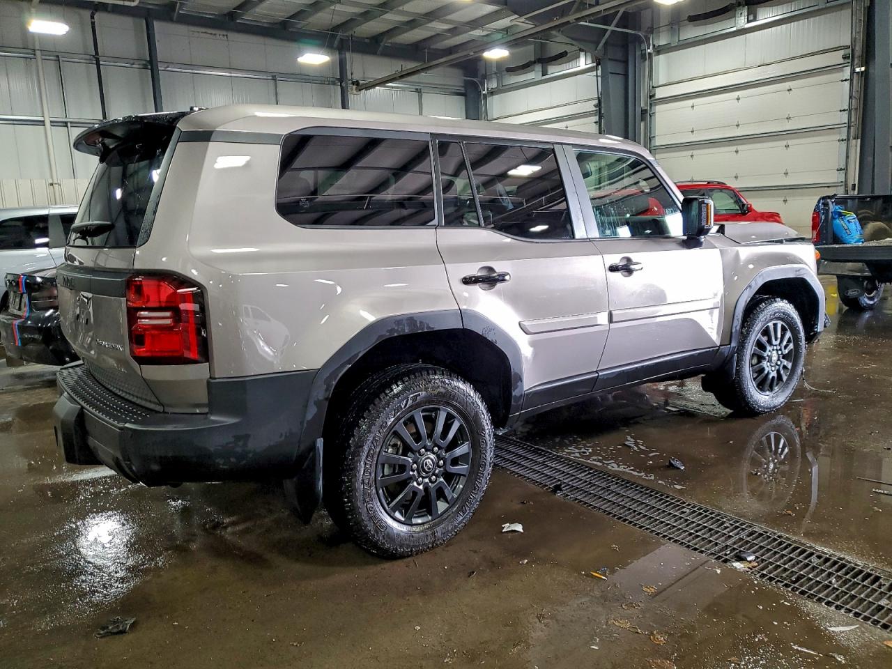 Toyota Land Cruis Base Image 6