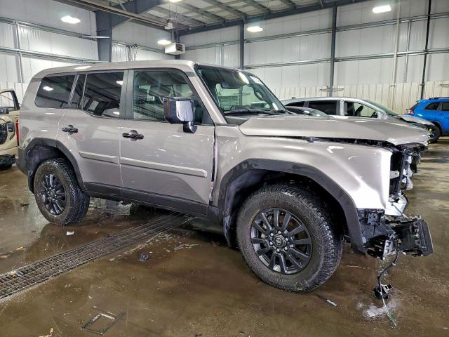 Toyota Land Cruis Base Image 3