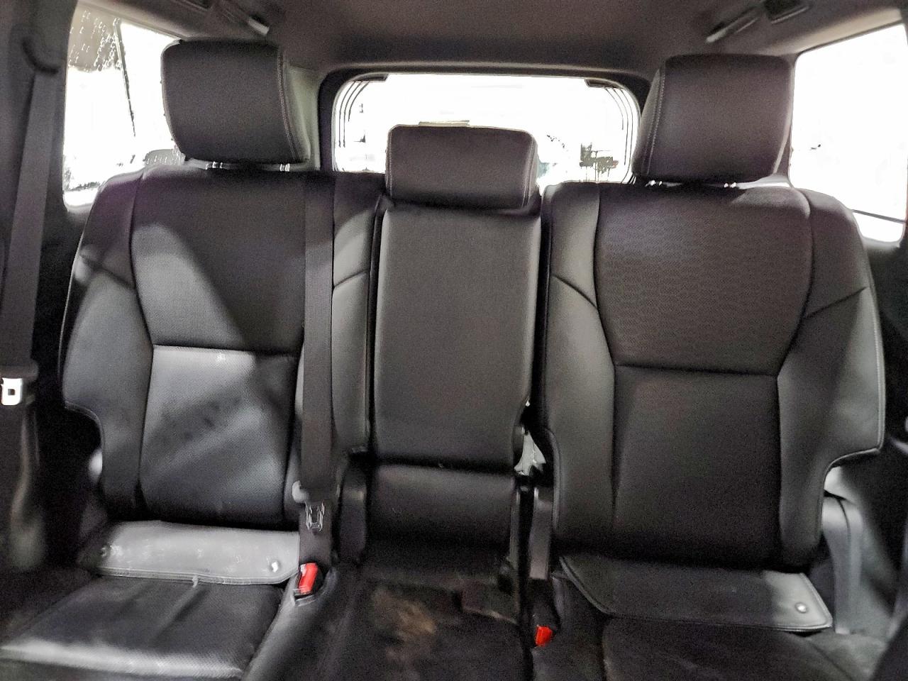 Toyota Land Cruis Base Image 12