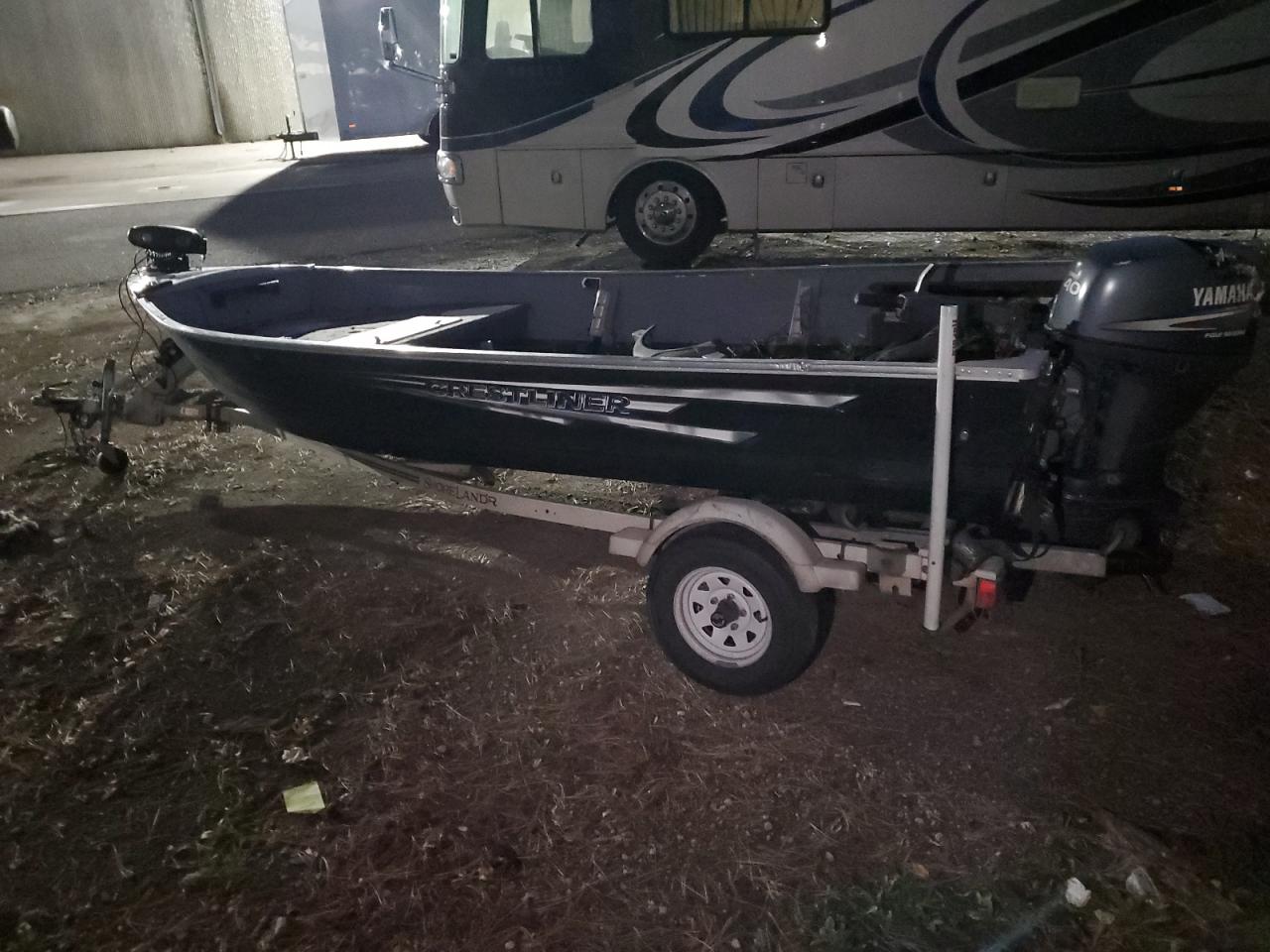 Crestliner Boat Image 10