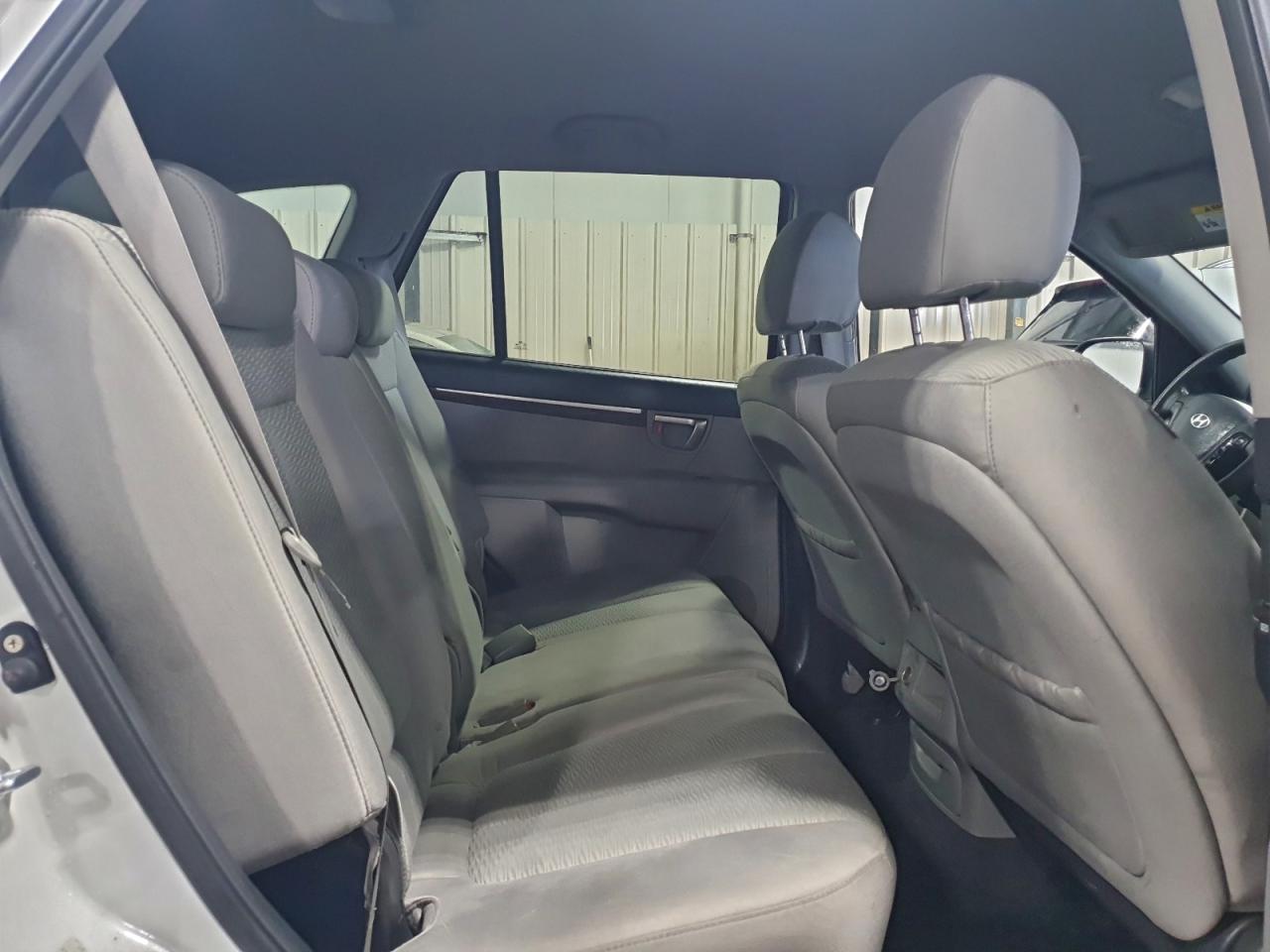 Hyundai SANTA FE Gls Image 6