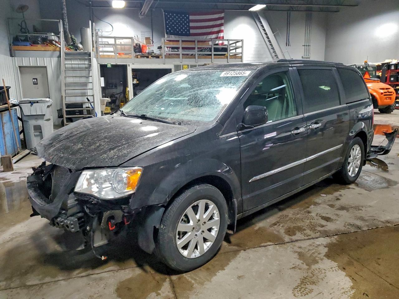 Chrysler Minivan Touring Image 1