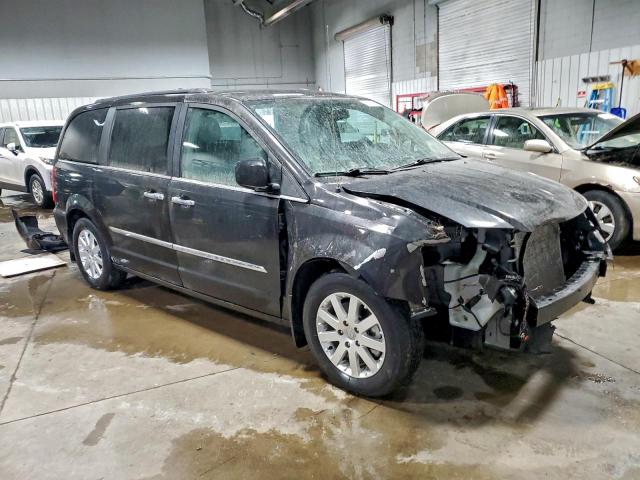 Chrysler Minivan Touring Image 9