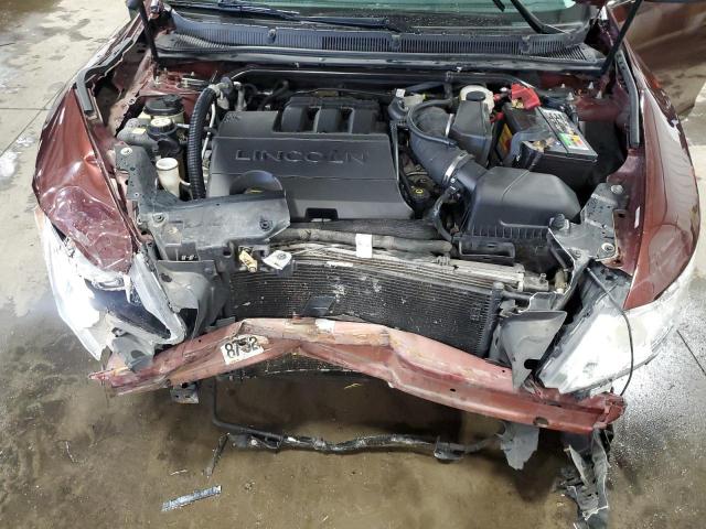 Lincoln MKS Image 8