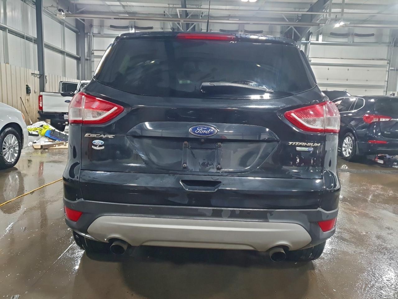 Ford Escape Titanium Image 10