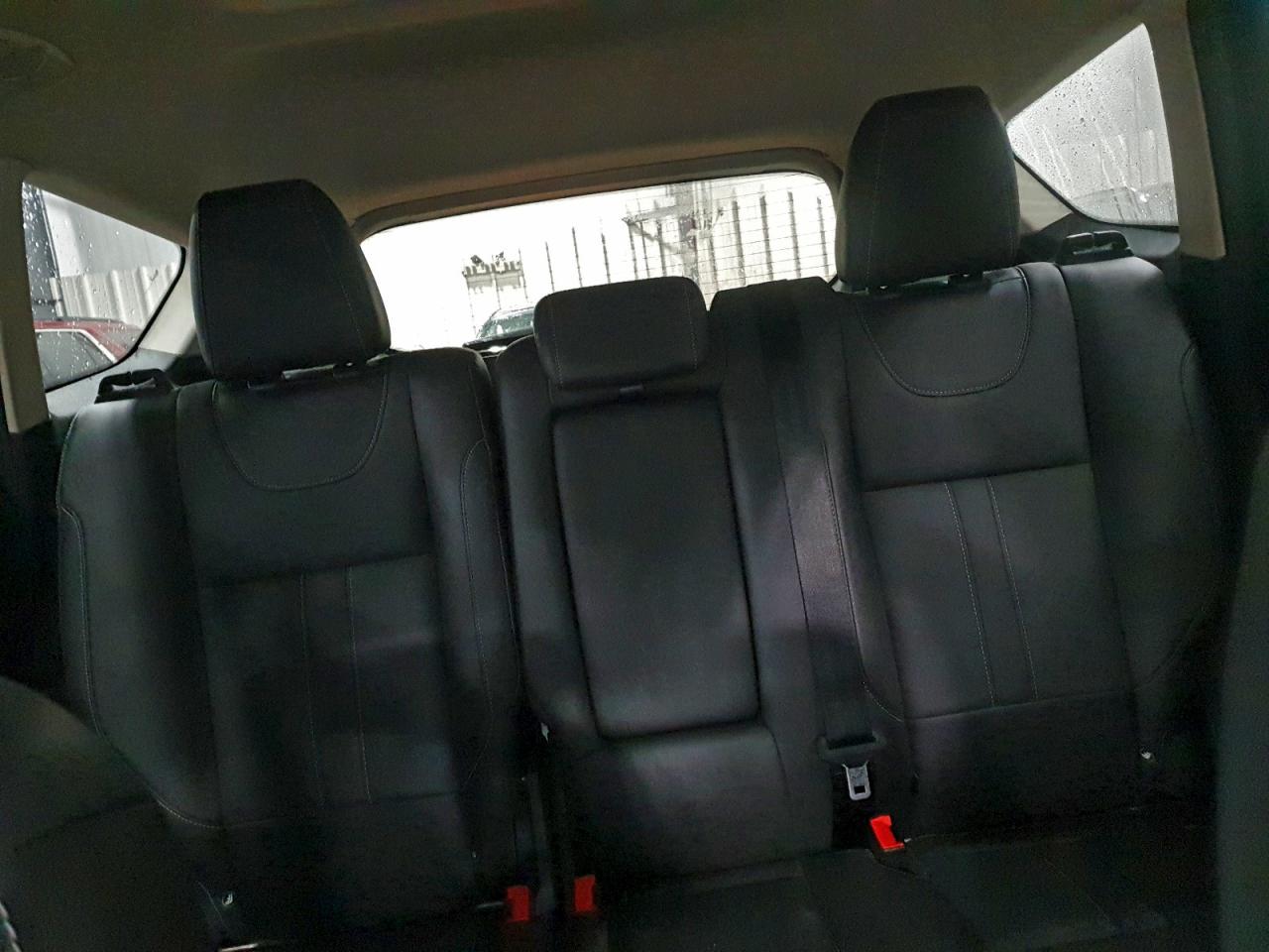 Ford Escape Titanium Image 13