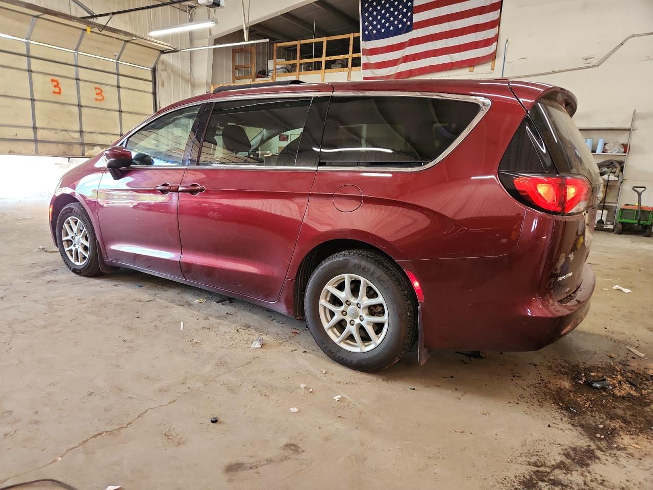 Chrysler Pacifica Touring Image 3