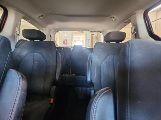 Chrysler Pacifica Touring Image 8